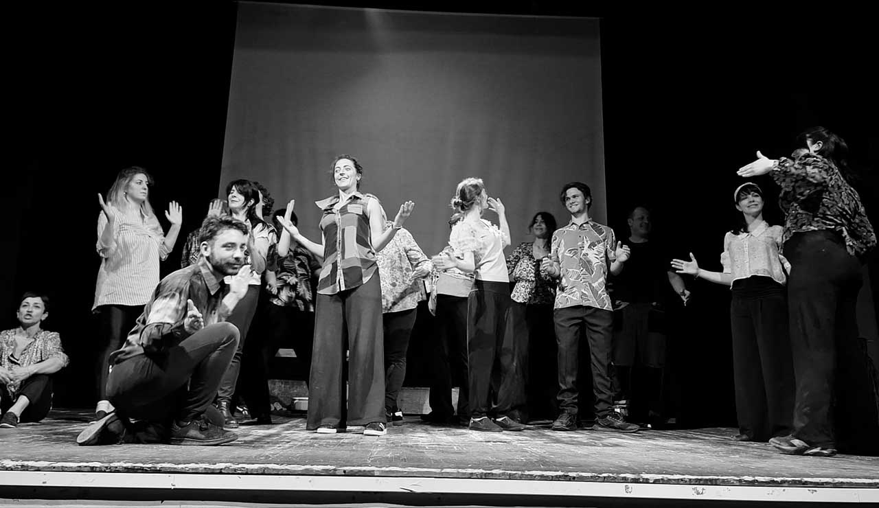 Ostra, L'Isola- Approdo 17 porta "In Visible City" al Teatro "La Vittoria"